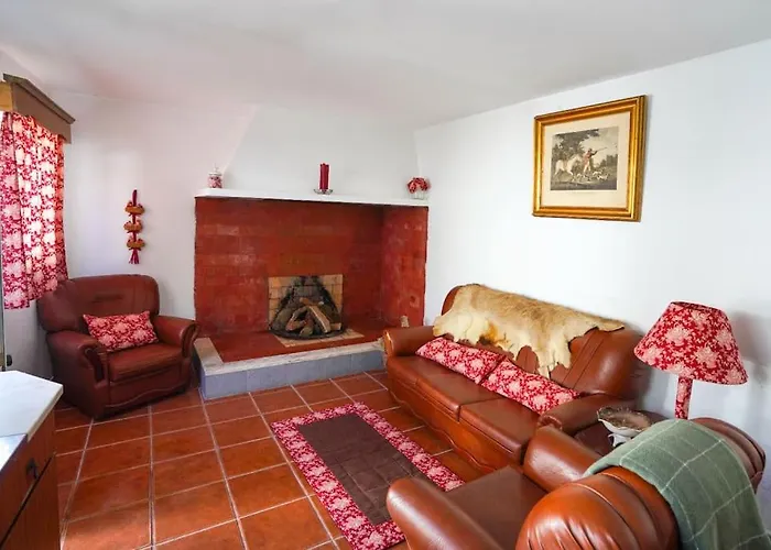 Casa Refugio Com Patio Interior * Alcobaça